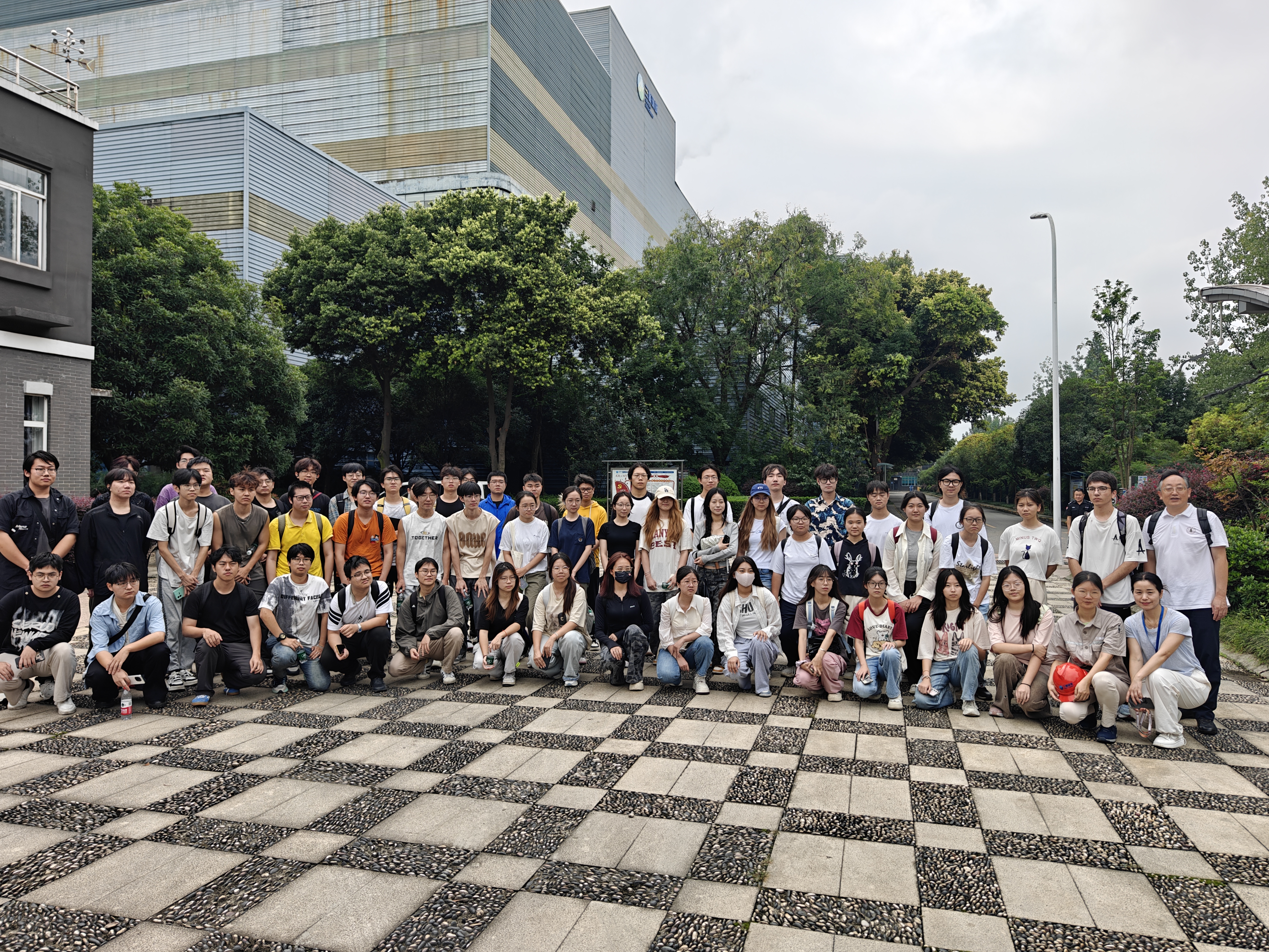 20250708四川大学环境工程专业师生到成都金沙8888js开展专业实践活动.jpg